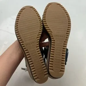 Sperry レディース Kennedy Plushwave ウェッジサンダル, タン, 9 Sperry Women's Ken 並行輸入品 Kennedy Sperry Wedge Sperry Women\u0027s Kennedy PLUSHWAVE™ Wedge Navy